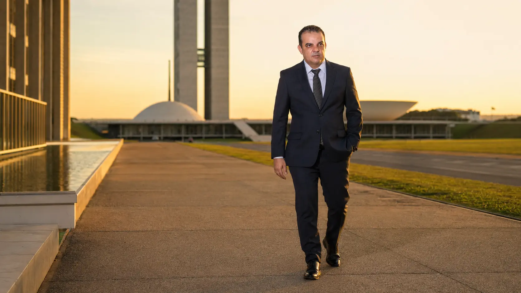 Composição editorial de Wander Barbosa na Esplanada dos Ministérios, em Brasília